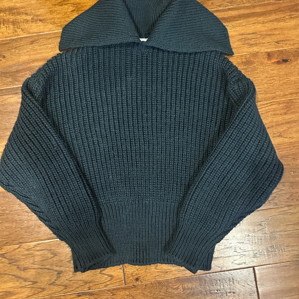 Women’s Dark Green Collared Sweater